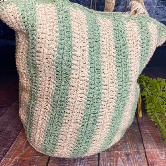 Crochet Woven Striped Round Zippered Bucket Tote with bead accents - Picture 7 of 13